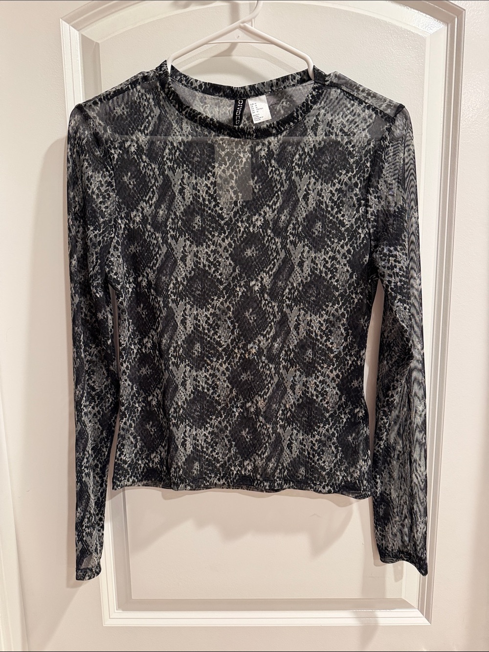 🖤Sheer Black Cheetah Top🖤